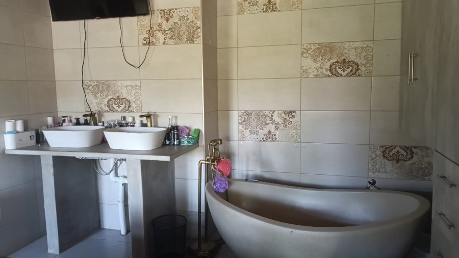 3 Bedroom Property for Sale in Swartruggens North West